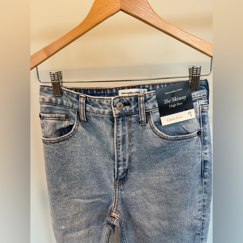 Abercrombie & Fitch The Skinny High Rise Distressed Jeans Size 25 CurveLove - Picture 2 of 6